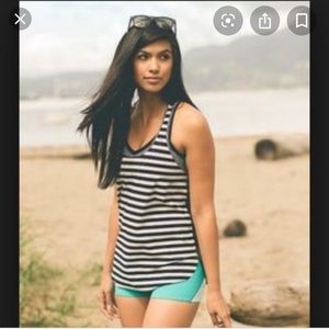 Size 6 lululemon stripe water bound singlet
